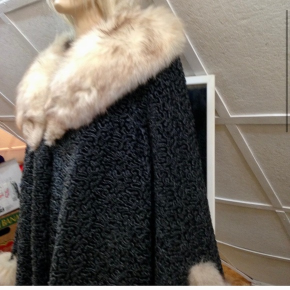 Vintage, Astrakin, France Gray Persian Lamb Swing Coat (tj1120)  This swing coat - Picture 4 of 16